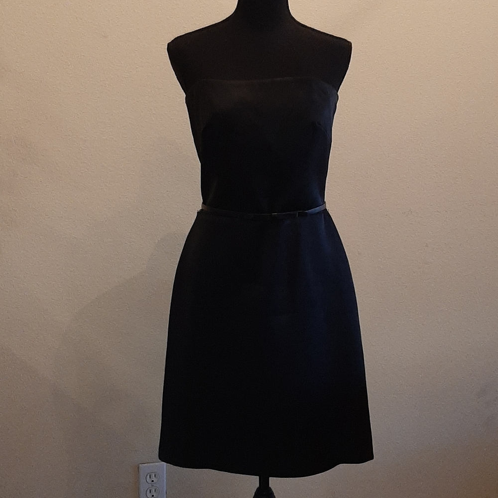 Laundry bt Shelli Segal Black satin strapless dress.